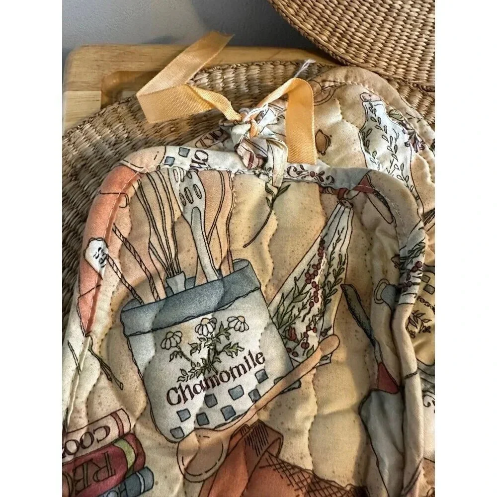 Two Cloth Vintage Recipe Cookbook oven mits